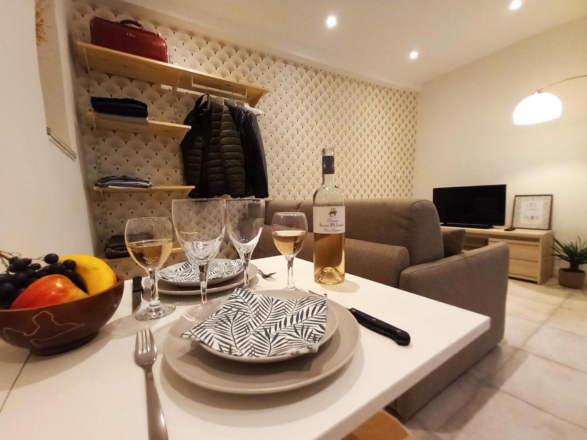 #2 Studio # Place Charmante Тулон Экстерьер фото