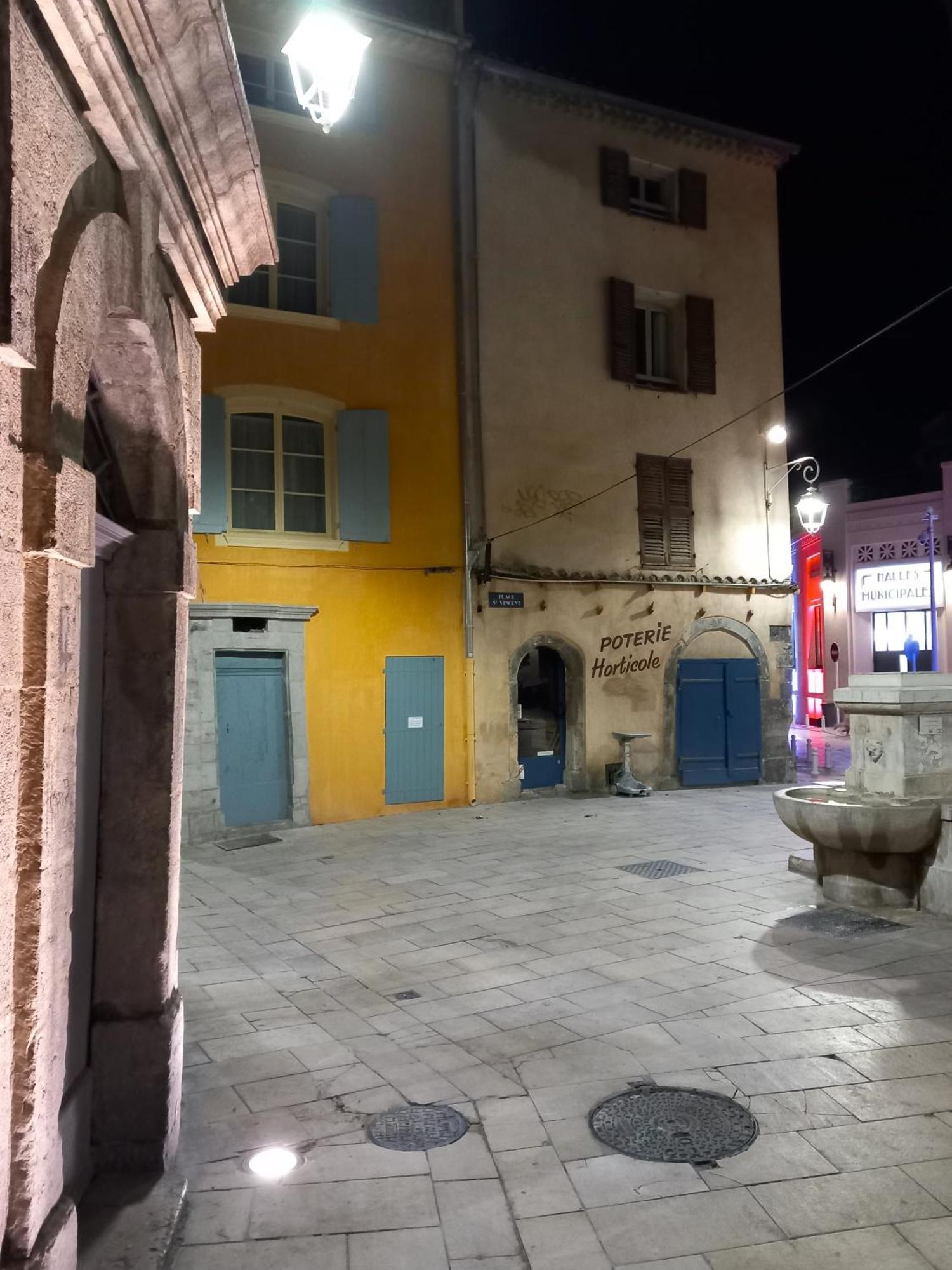 #2 Studio # Place Charmante Тулон Экстерьер фото